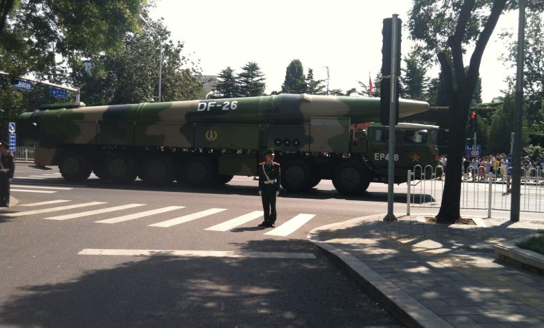 تعرف إلى صاروخ “DF-26B” الذي يفوق سرعته سرعة الصّوت.. ما هي خطة الصين لاستهداف حاملات طائرات معادية؟