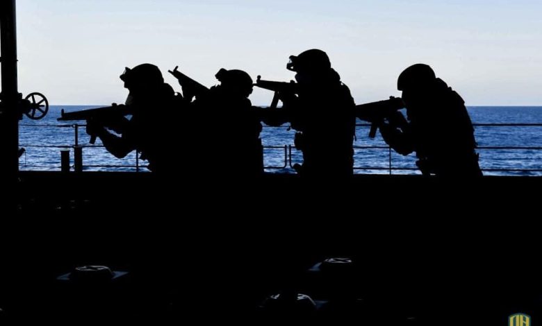 بمشاركة حاملة طائرات والعديد من المدمرات والمقاتلات.. مناورات عسكرية أمريكية مغربية بالقرب من جزر الكناري