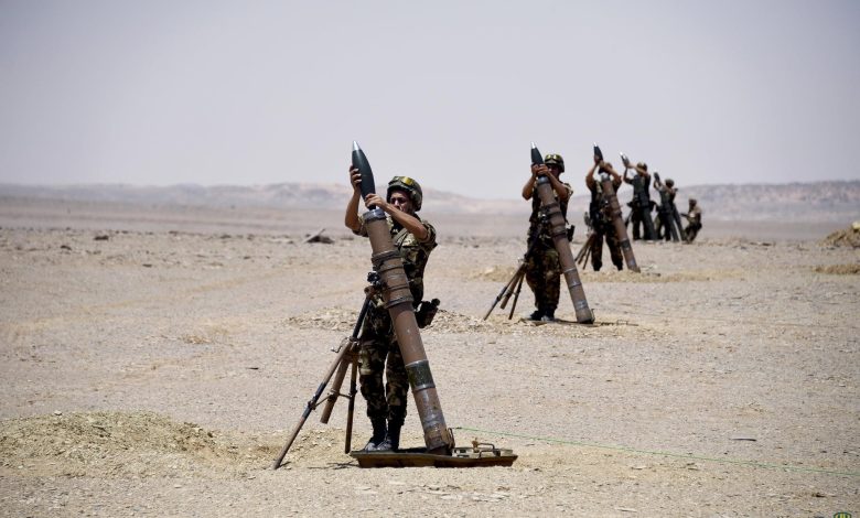 بالفيديو: مناورات الجيش الجزائري الرهيبة قرب الحدود الليبية