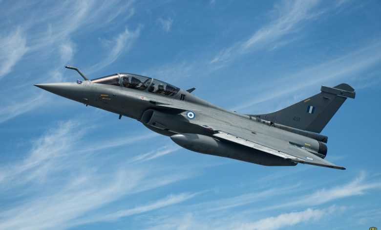 فرنسا توقع عقدا مع اليونان لبيع فرقاطات ومقاتلات رافال