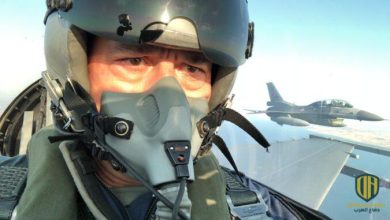 بالفيديو: وزير الدفاع التركي يحلّق على متن مقاتلة “إف-16”