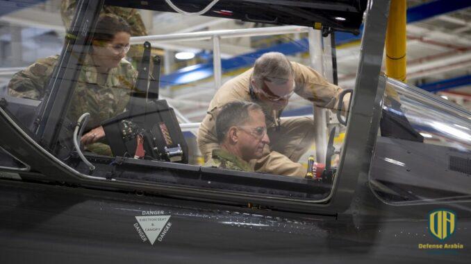 الولايات المتحدة تكشف عن مقاتلة “لغز” بعد عمليات تصنيع سرية… صور