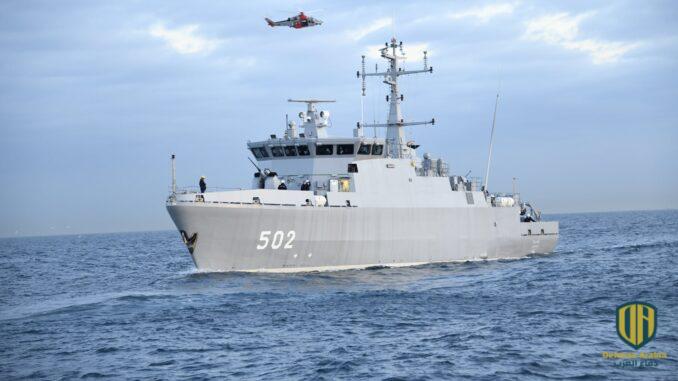الأسطول الحربي الجزائري تسلم سفينة “الكاسح – 2” الجديدة