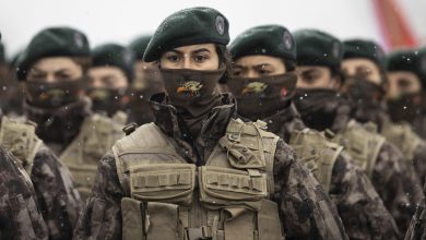 تخريج 500 سيدة من شرطة المهام الخاصة باستعراض مهيب (فيديو)