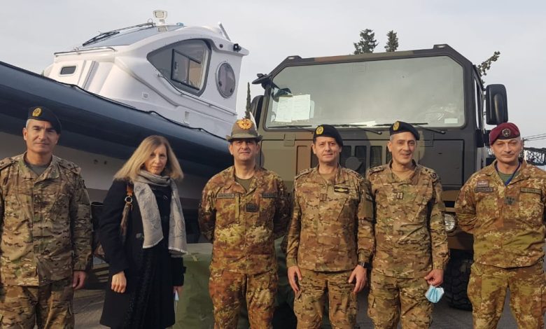 إيطاليا تسلّم الجيش اللبناني آليات وعتاد (صور)