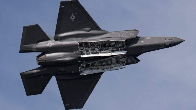 الخارجية الأمريكية توافق على بيع محتمل لطائرات “إف-35” إلى جمهورية التشيك