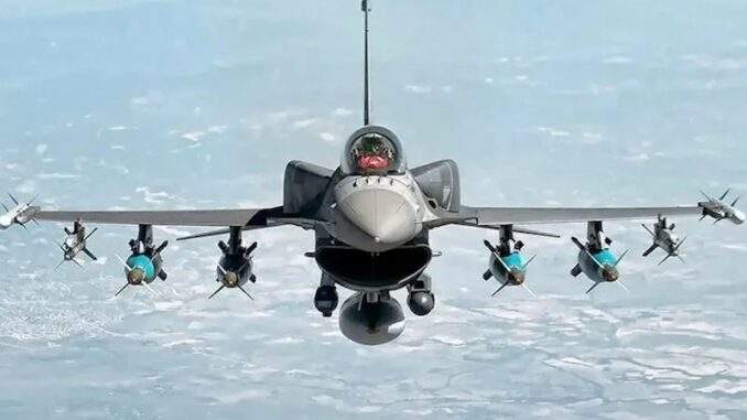 طائرات “إف 16” الحديثة تزود القوات الجوية المغربية بأقوى أنظمة التشويش