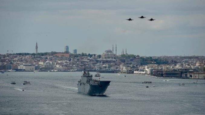 حاملة الطائرات التركية الجديدة “تي سي جي أناضول” تثير اهتمام دولة خليجية عربية