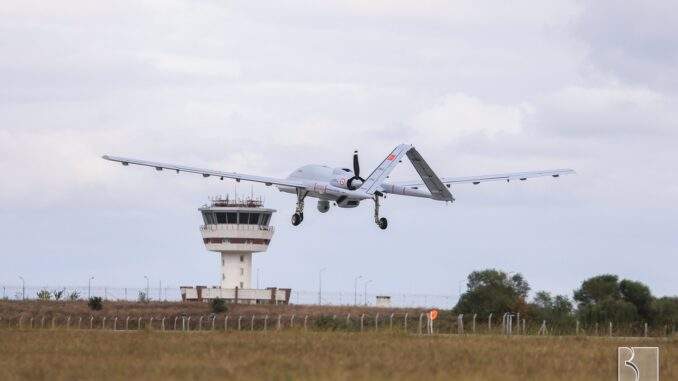 تركيا تختبر طائرتها المسيّرة الهجومية الأكثر تطوراً