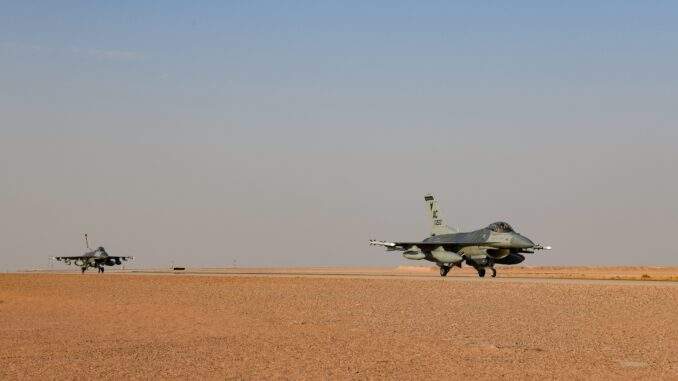 الولايات المتحدة ترسل سرباً من مقاتلات “إف-16” إلى الشرق الأوسط