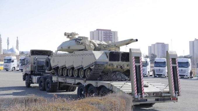 إيران تستلم أول دفعة من دبابات “سليمان-402” المطورة