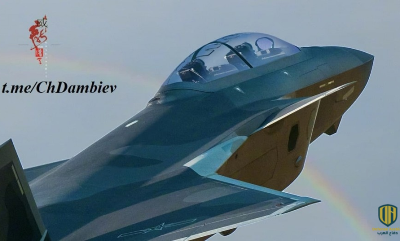 الصين تنشر صور أول مقاتلة في العالم من الجيل الخامس بمقعدين (صور)