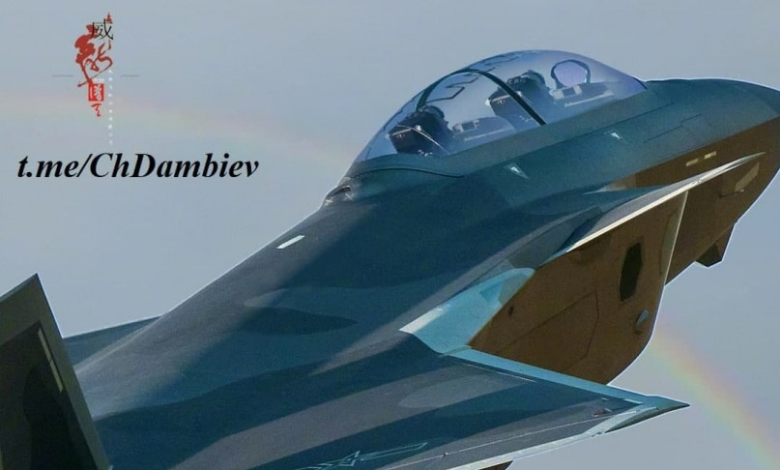 الصين تنشر صور أول مقاتلة في العالم من الجيل الخامس بمقعدين (صور)