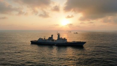 الصين تسلّم البحرية الباكستانية أحدث وأكبر سفينة حربية