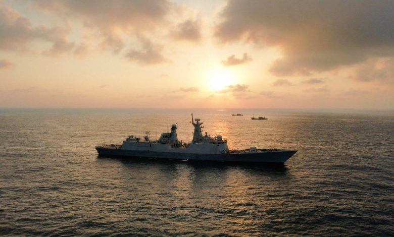 الصين تسلّم البحرية الباكستانية أحدث وأكبر سفينة حربية