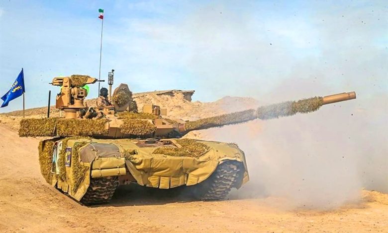 رصد دبابة إيرانية جديدة خلال مناورة عسكرية ضخمة (فيديو)