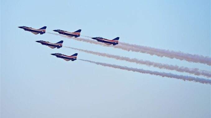 الصين تسعى لاختراق سوق الشرق الأوسط بمقاتلة “جيه-10”