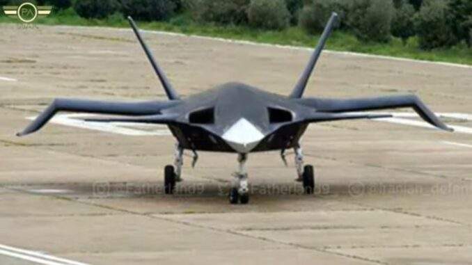 إيران تبدأ اختبار طائرة “قاهر 313” الشبحية