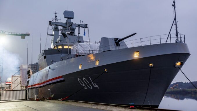 البحرية المصرية تتسلم فرقاطة MEKO-A200 (فيديو + صور)