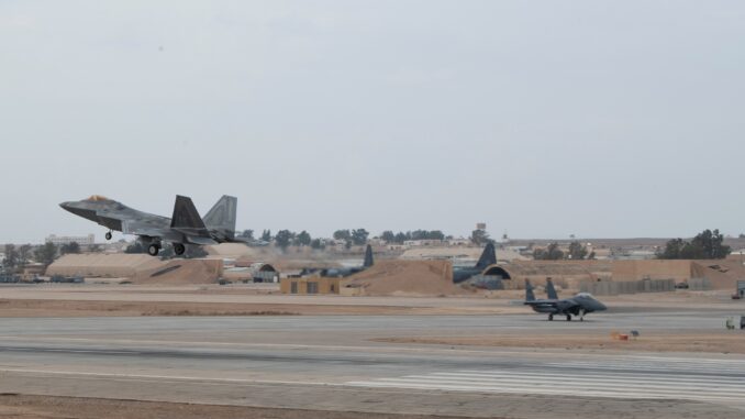 “واشنطن بوست”: القيادة الوسطى الأميركية أطلقت مقاتلات تجاه إيران