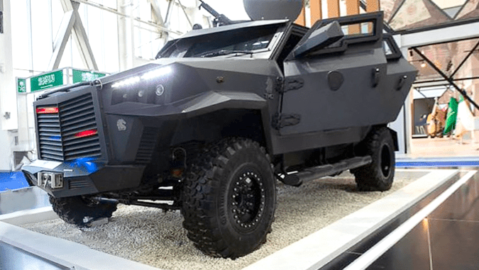 وحش سعودي جديد.. مركبة “عُبَيّة 2” تجذب الأنظار في معرض الدفاع العالمي