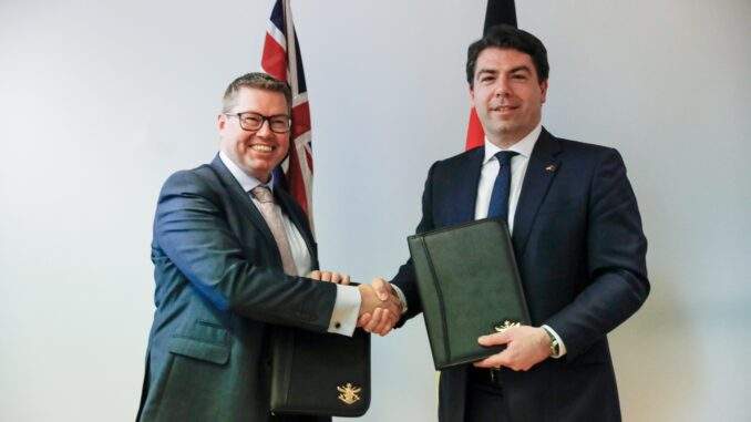 أستراليا وألمانيا توقعان اتفاقية ضخمة لتصنيع 100 مركبة مصفحة قتالية