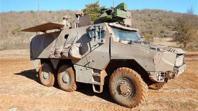 فرنسا تختبر بنجاح ناقلة هاون جديدة