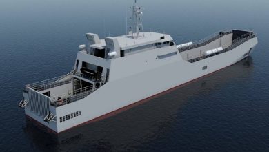 دولة أفريقية تتعاقد على سفينتي إنزال بحري فرنسيّتين