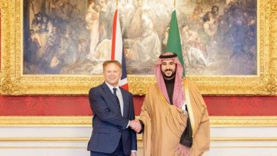 وزيرا الدفاع السعودي والبريطاني يبحثان سبل تعزيز التعاون العسكري والدفاعي