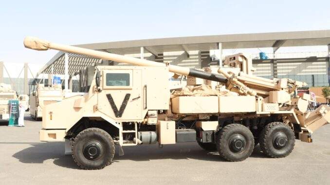 الجيش السعودي يعزز قدراته النيرانية بإدخال “قيصر” إلى ترسانته.. ما هي مواصفاته ومميزاته؟