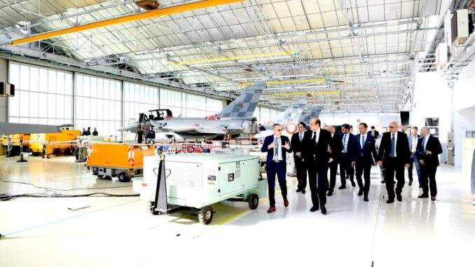 تعزيز التعاون العسكري بين السعودية وفرنسا.. محادثات لشراء طائرات “رافال”