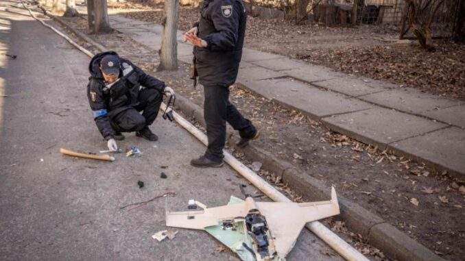 “وول ستريت جورنال”: الصين تساعد إيران في تزويد روسيا بالمسيرات