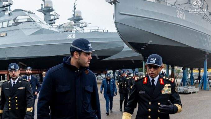 رئيس أركان القوات البحرية السعودية يشهد تسليم أحدث منظومة زوارق اعتراضية سريعة