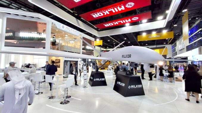 “ميلكور 380” تُبهر زوار معرض “أيدكس”.. طائرة مسيّرة تجمع بين الهجوم والمراقبة