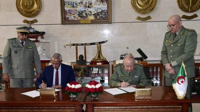 الجزائر وموريتانيا تبحثان التطورات الأمنية وتوقعان اتفاق تعاون دفاعي