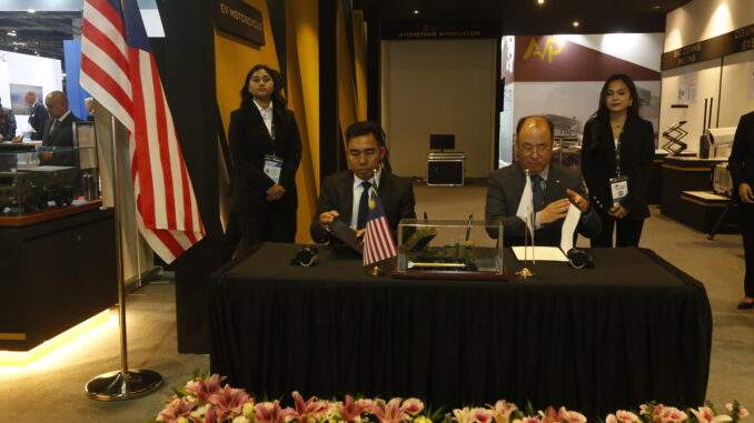 “هانوا للفضاء والطيران” توقع مذكرة تفاهم مع “ويداد” لتزويد الجيش الماليزي براجمات صواريخ