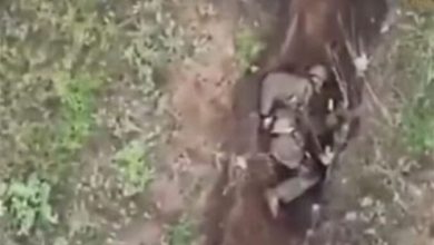 جندي روسي ينجو من الموت بـ”أعجوبة”… فيديو يوثّق اللحظة