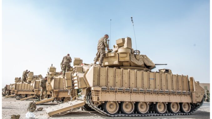 مقارنة بين مركبة القتال الأمريكية “M2 برادلي” والروسية BMP-3