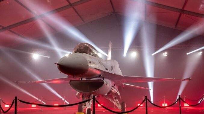 “لوكهيد مارتن” تنتج ثاني طائرة “إف-16” لصالح سلاح الجو الملكي البحريني