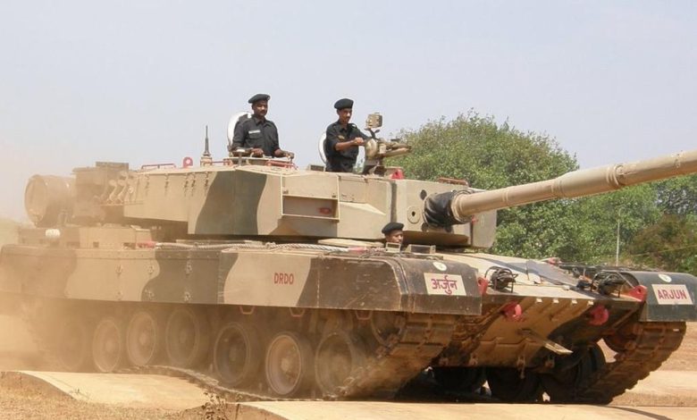 “أرمي ركوغنيشن”: الدفاع الهندية تطلب 118 دبابة من طراز Arjun