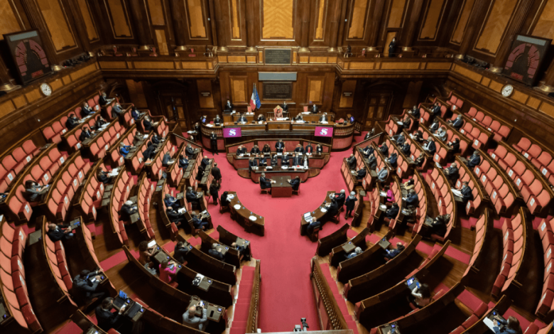 إيطاليا تتجه إلى زيادة الإنفاق العسكري