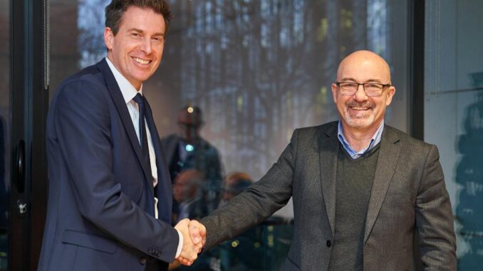 تحالف دفاعي أوروبي: “KNDS” و”ليوناردو” يطوران نظام مدفعية متنقل متطور