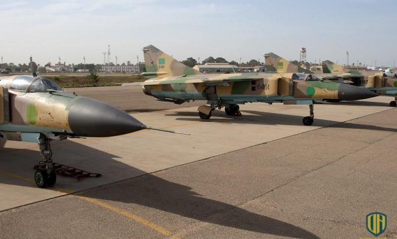 القوات الجوية الليبية تنجح في إعادة طائرة من طراز “ميغ 23” إلى الخدمة بطريقة عجيبة