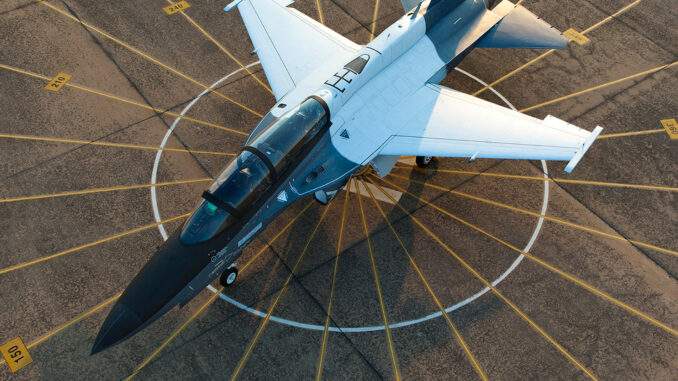 “لوكهيد مارتن” تتعاون مع Red 6 لدمج نظام ATARS في طائرة “تي-50”