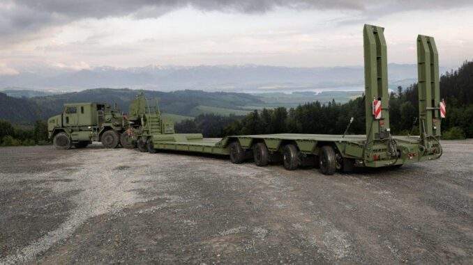 “أوشكوش ديفنس” تفوز بعقد بقيمة 342 مليون دولار لإنتاج مقطورات عسكرية