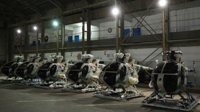 شاهد مروحيات الجيش اللبناني تقوم برماية جوية بالذخيرة الحية (فيديو)