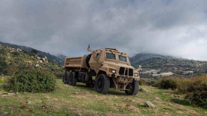 عقد بقيمة 108.9 مليون دولار أمريكي يُعزز مكانة شركة Oshkosh Defense في سوق المركبات العسكرية