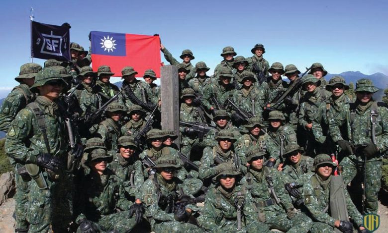 مع تصاعد التوتر بين الولايات المتحدة والصين.. تايوان تجري مناورات عسكرية بمعدات ثقيلة