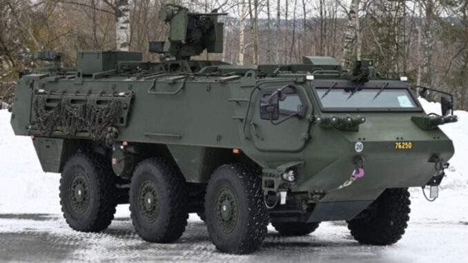 السويد تُعزّز ترسانتها العسكرية بـ 321 مركبة مدرعة من “باتريا”