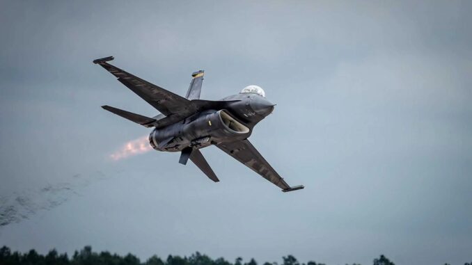 الفلبين تعزز قواتها الجوية بـ 20 مقاتلة “إف-16”